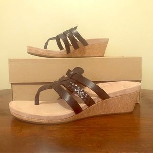 NEW UGG Maddie Flip Flop, Black, SZ 11